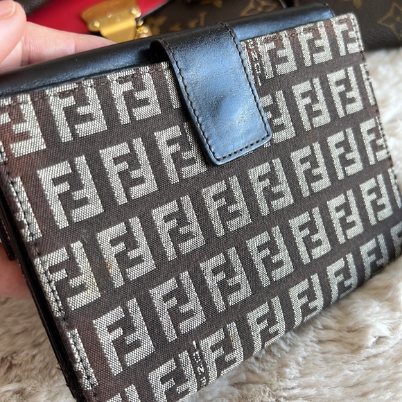 ‼️SOLD on instagram‼️Fendi card and passport holder - Picture 6 of 14